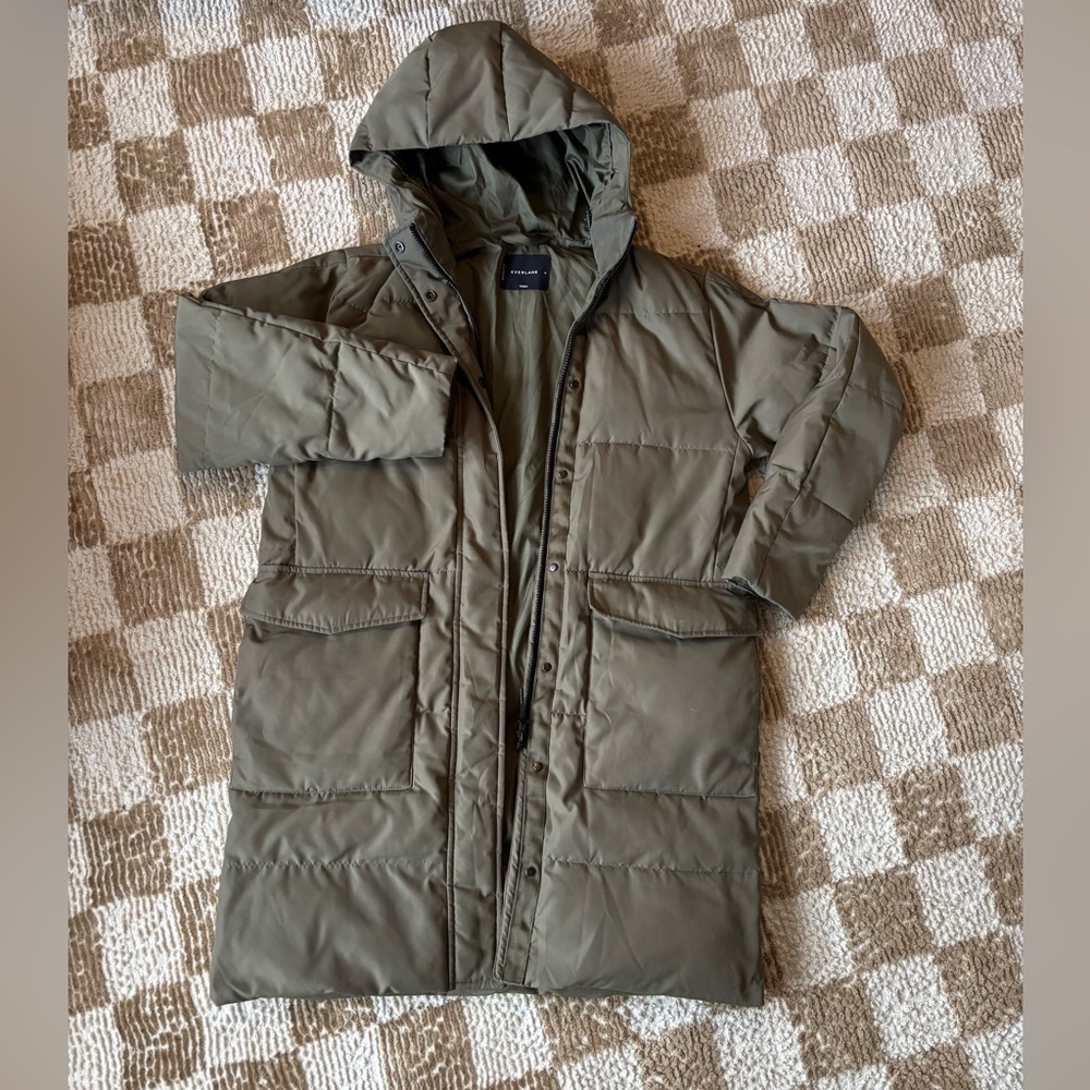 Everlane ReNew Long Puffer in Kalamata